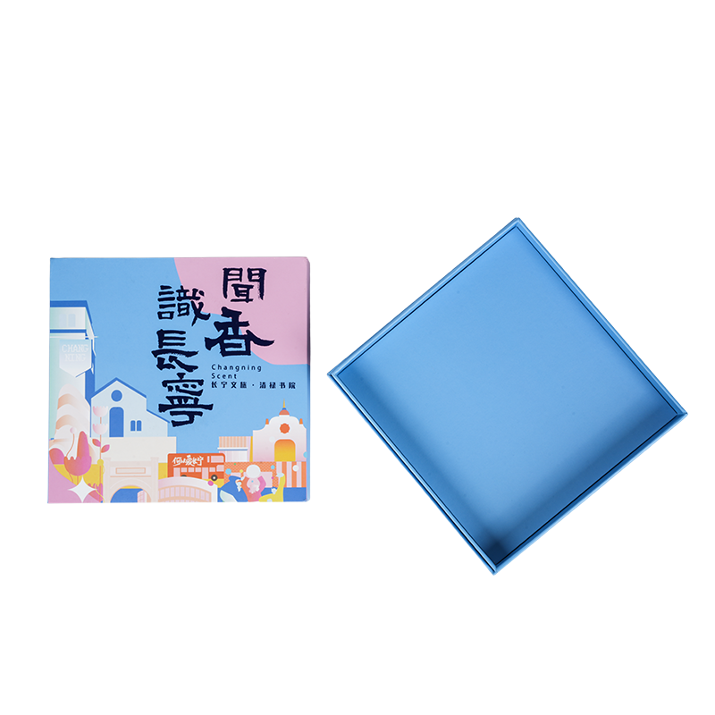 جعبه موسیقی چرخان به شکل کتاب سخت با تم تعطیلات